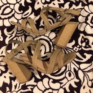 Penny loves Kenny high-heels